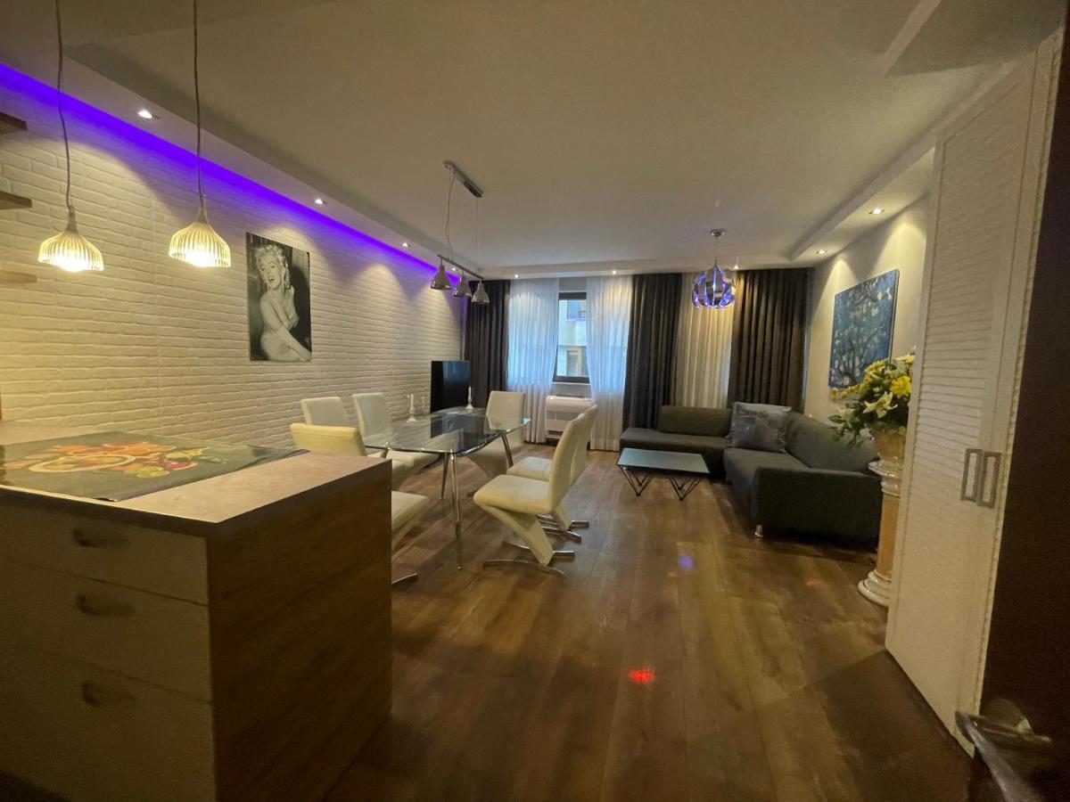 Luxury Apartments In Top City Center Varna 1 Exterior foto